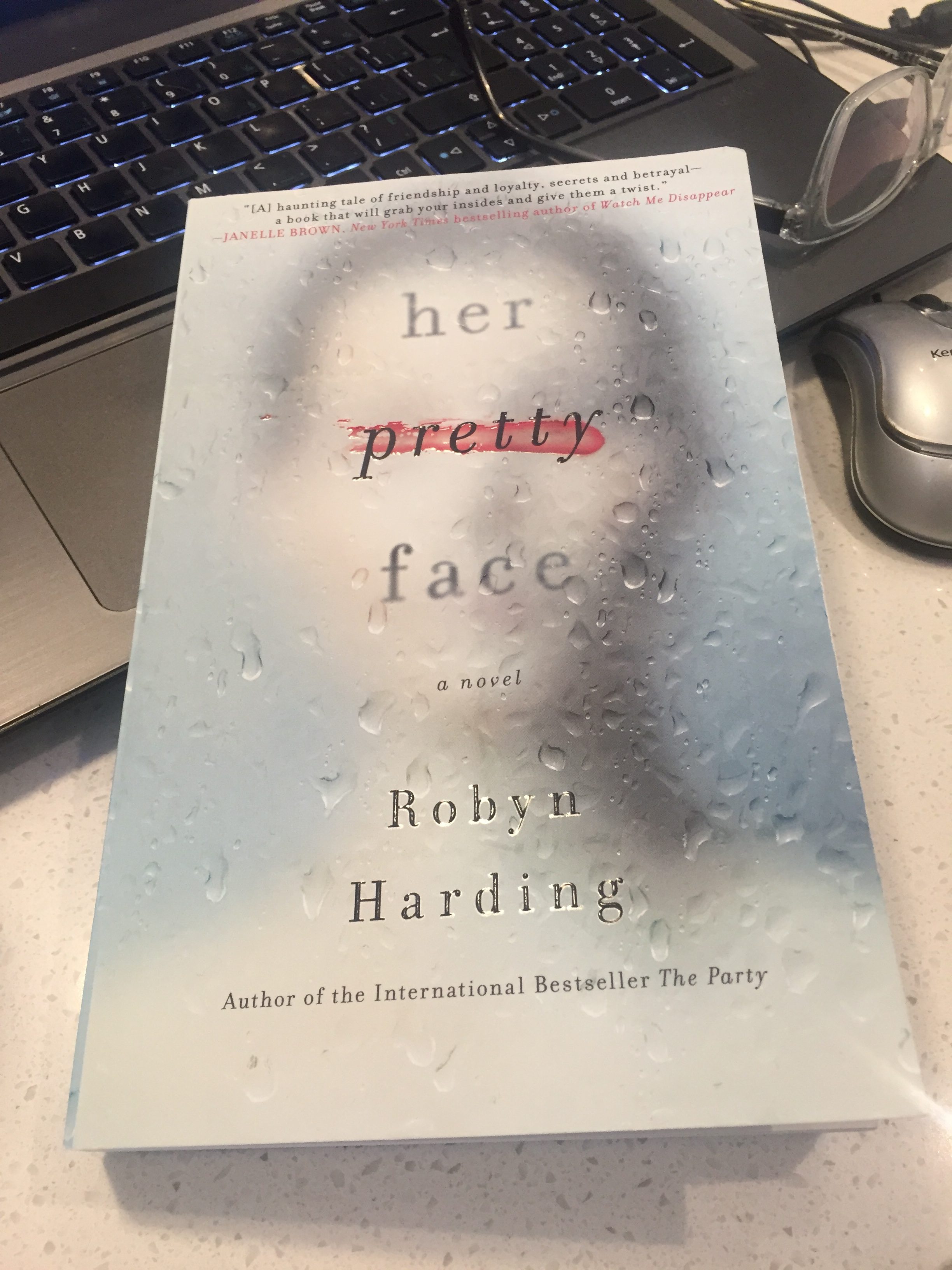 Book Review: Her Pretty Face by Robyn Harding