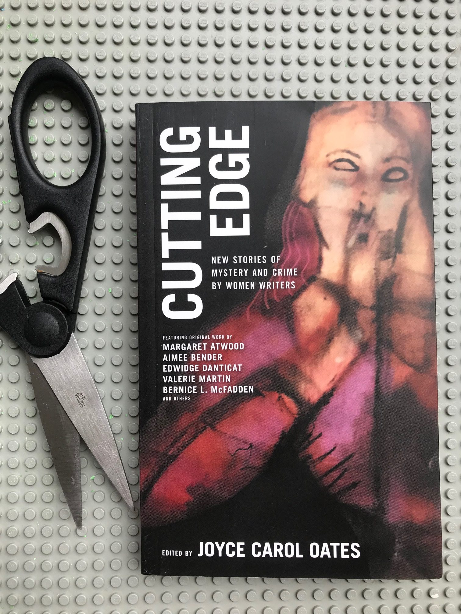 cover image of Cutting Edge, edited by Joyce Carol Oates