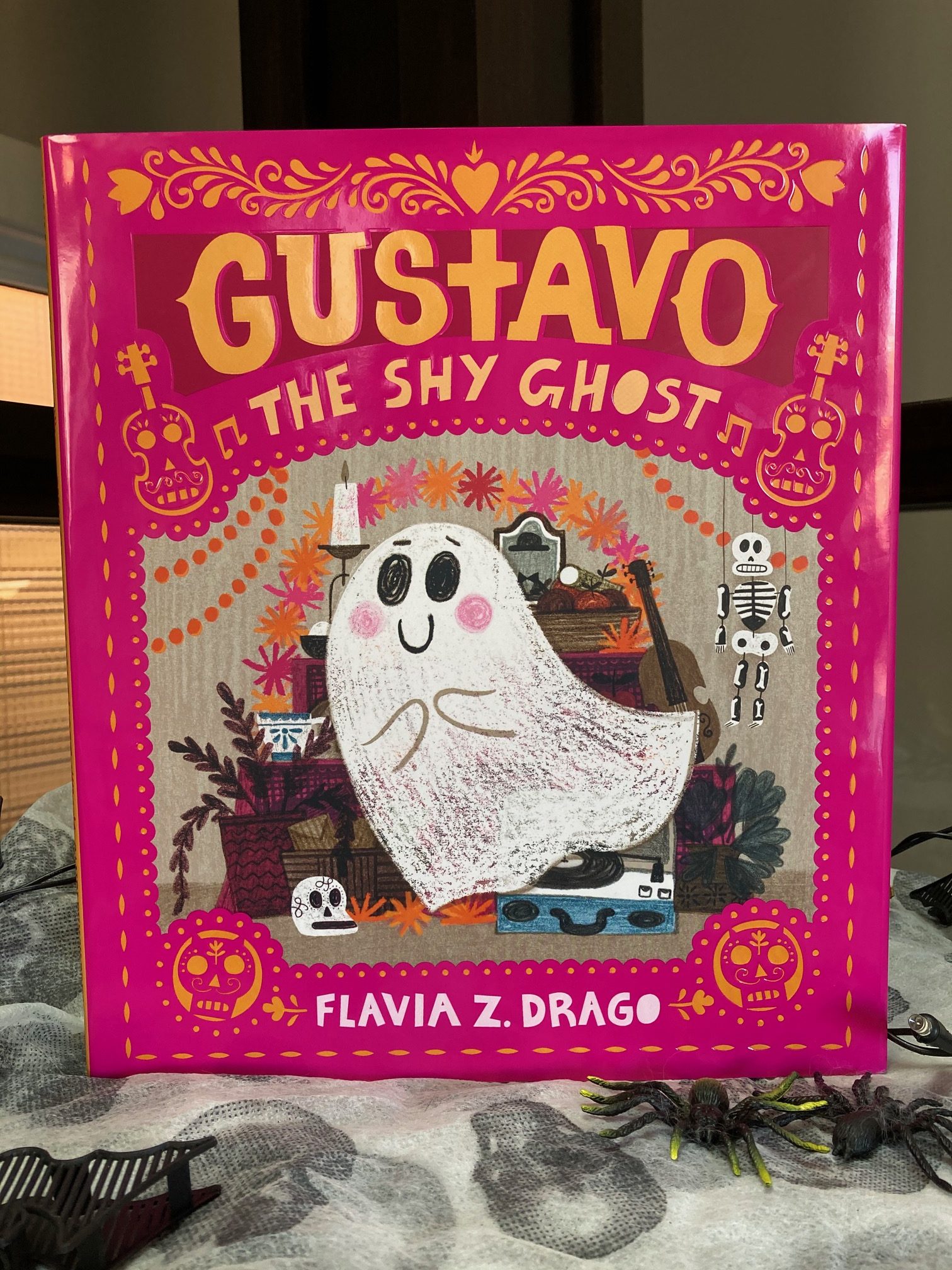 cover image of Gustavo The Shy Ghost