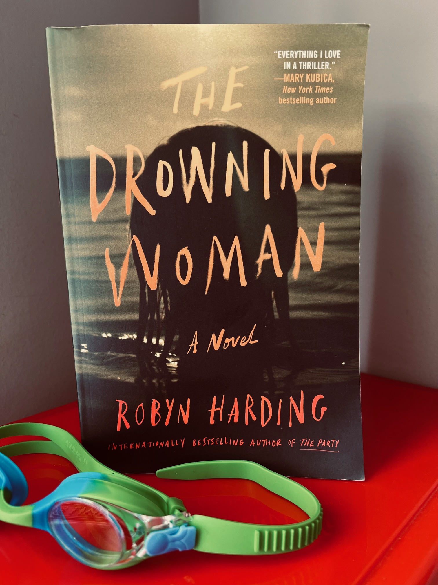 The Drowning Woman by Robyn Harding